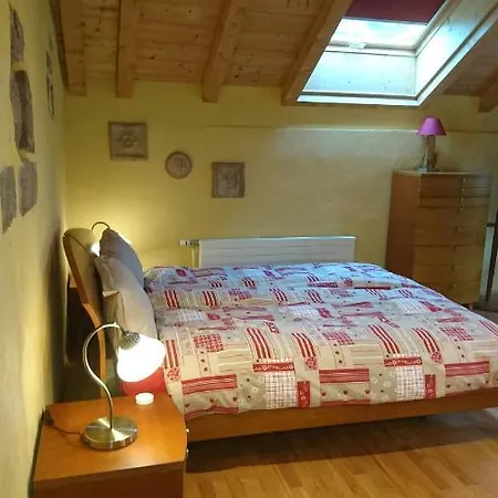 Merisier Dans Ferme Avec étang Privé Au Coeur De La Région Des Mille étangs, * Faucogney-et-la-Mer